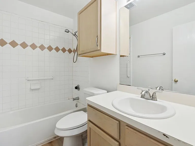 1611 Sunnycrest Cir — Photo 16