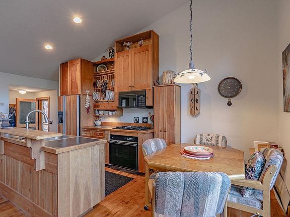 5th image of 1771 Diamond Mountain Rd