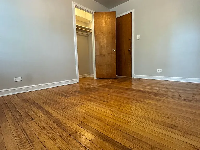 144-146 Custer Ave — Photo 11