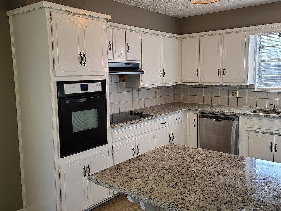 1st image of 114 Von Elm Ave