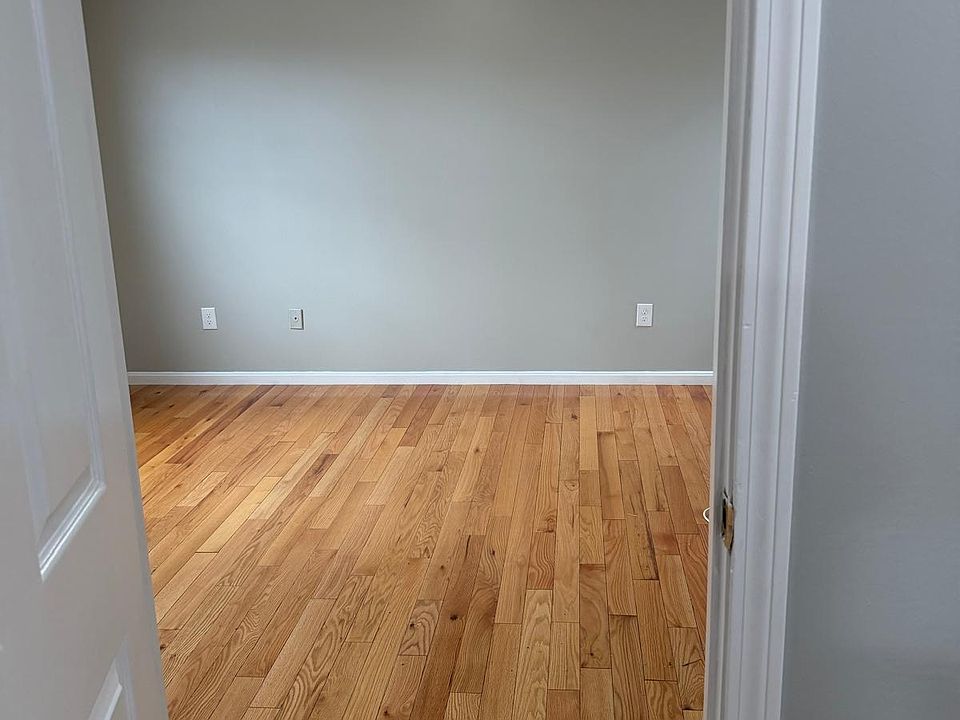 1st image of 68 Bird St APT 16