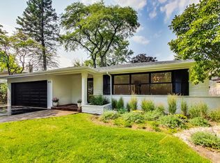 815 Locust Rd, Wilmette, IL 60091