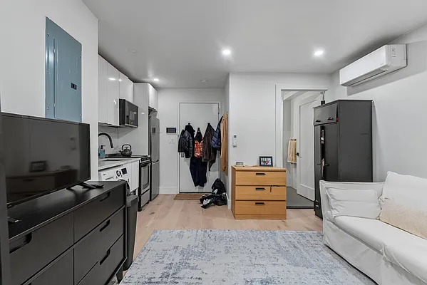 Rented by REAL New York | media 14