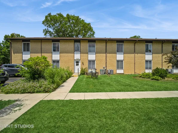 1430 Lehigh Ave APT B2, Glenview, IL 60026