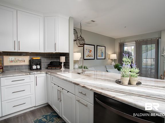 3rd image of 1517 Regency Rd Unit 32