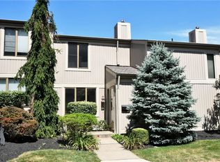 1541 Pineview Dr, Pittsburgh, PA