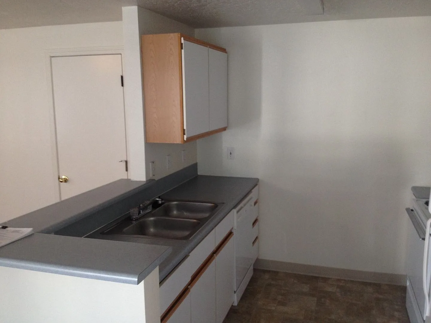 2220 S Amy Ave — Photo 3