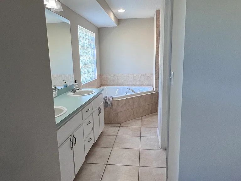 31706 Hunt Club Ln — Photo 2