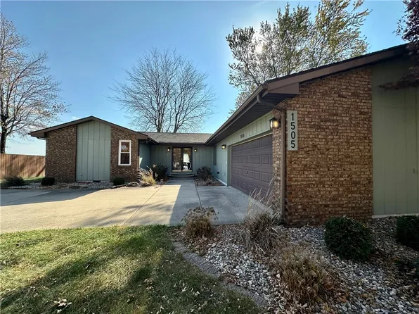 1505 Stinson Ave, Mattoon, IL 61938