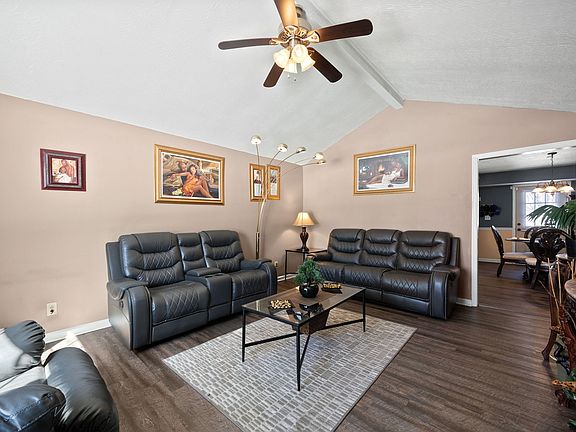 2nd image of 3401 Chaney Ln