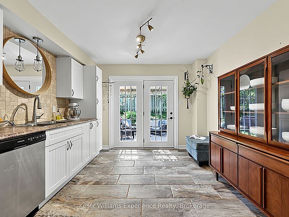 3rd image of 1044 Dina Cres