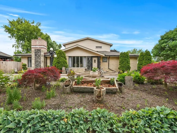 8601 S New England Ave, Burbank, IL 60459