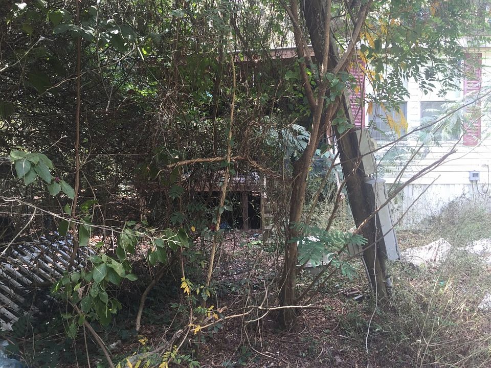 2nd image of 181 Cheniere Lake Rd