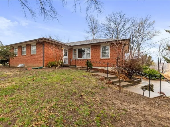 700 Hillcrest Rd, Farley, MO 64028