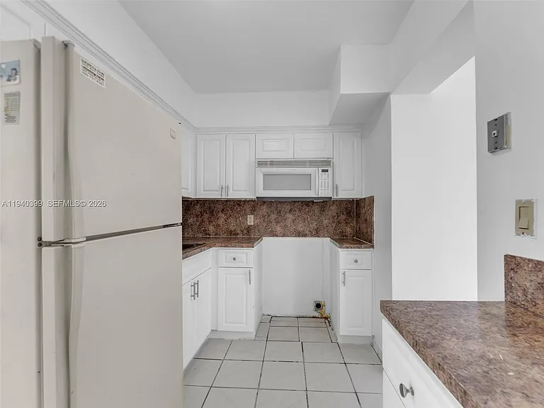 1811 SW 97th Ter #2 — Photo 12