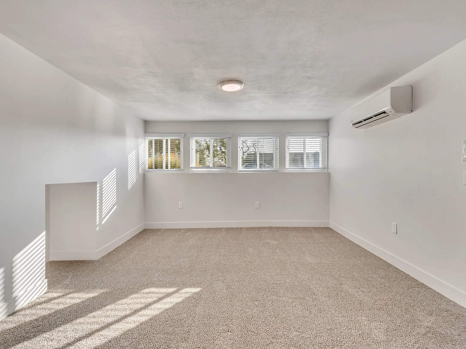 2066 W Quailstone Drive - 2-Dow... — Photo 4