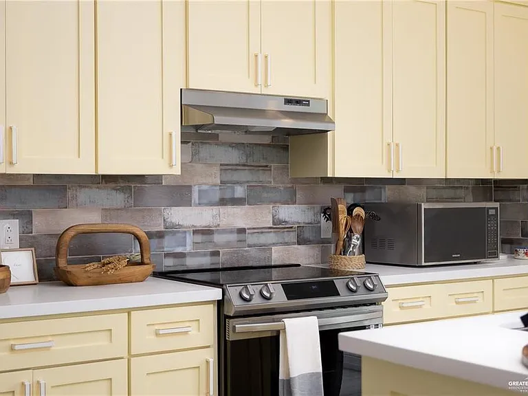 1009 Bass Ave #1 — Photo 10