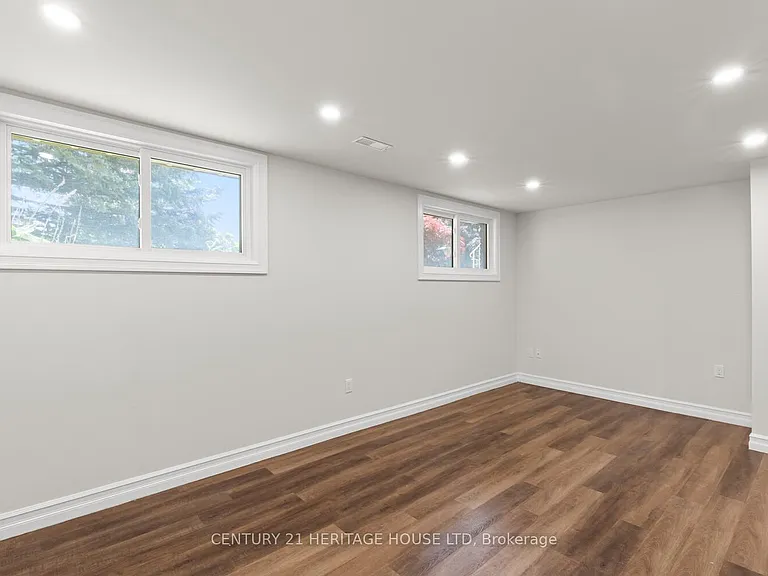 57 Vanbuskirk Dr — Photo 20