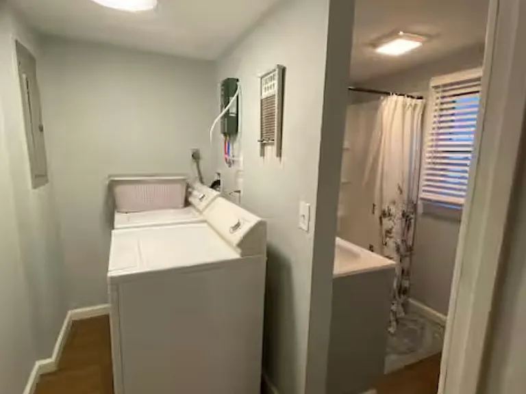 206 E Millpond St — Photo 6