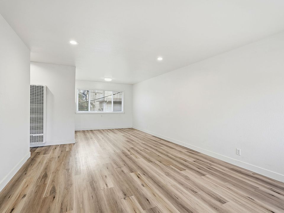 1st image of 803 Maryann Dr APT 4
