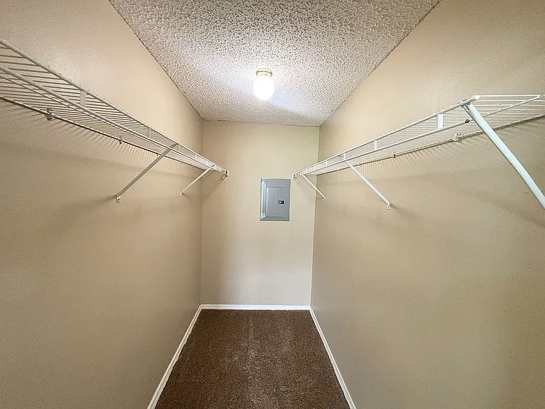 Maple - Closet