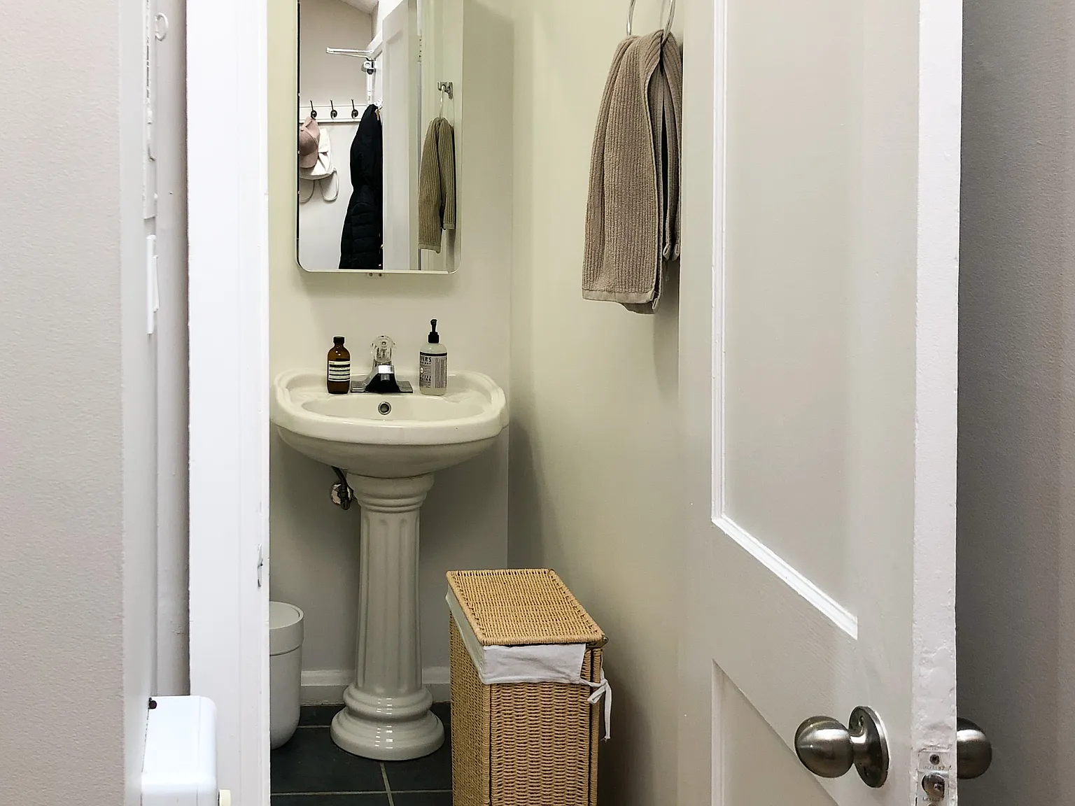 Studio, 400 sqft, $1,895 — Photo 4