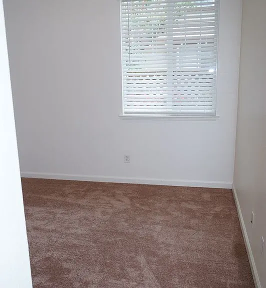 467 E Legacy Dr — Photo 10