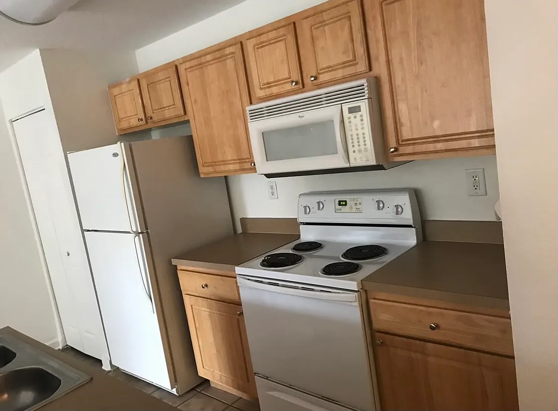 2 bed, 1085 sqft, $1,750 — Photo 2