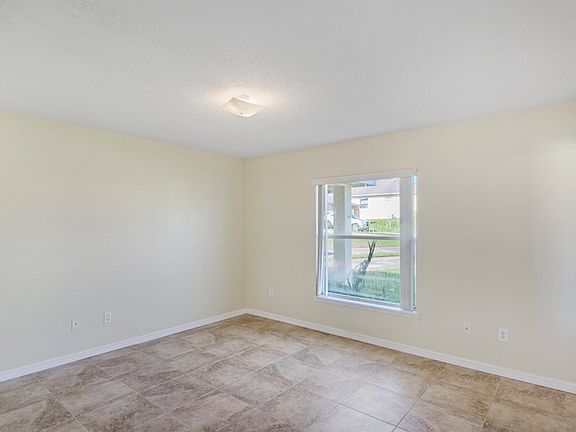 4th image of 2631 Legend Ct