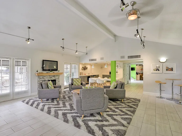Sorrento Apartments — Photo 12