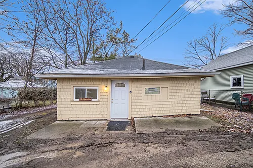 401 Pauline Cottage #COTTAGE Photo 1