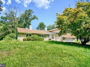 2070 Washington Ln, Meadowbrook, PA 19046
