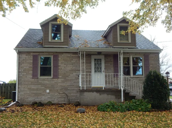 340 S Maple St, Waterman, IL 60556