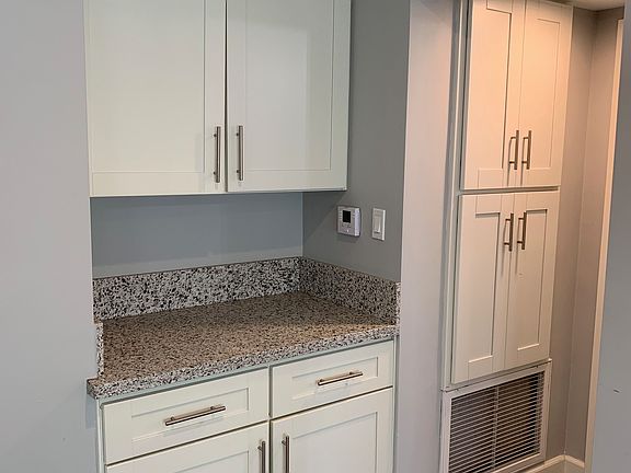5th image of 905 E Garfield Ave APT 8