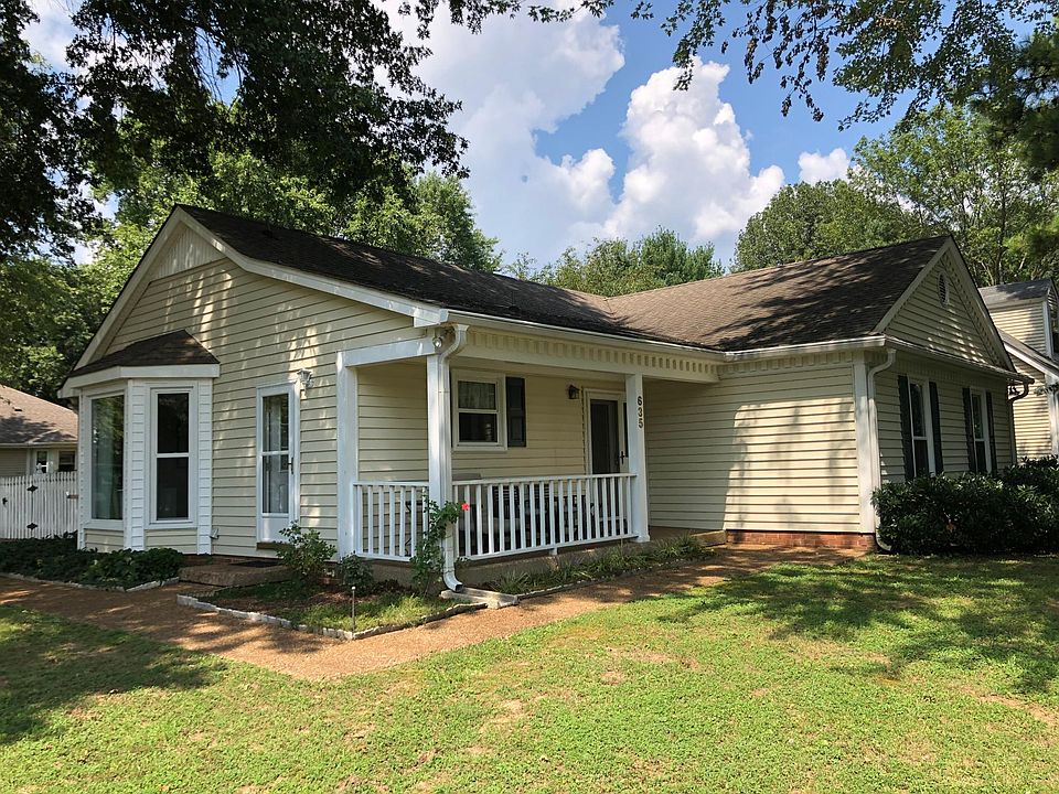 1st image of 635 Riverview Dr