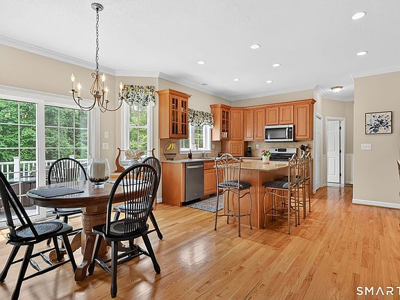 4th image of 52 Sweet Meadow Drive