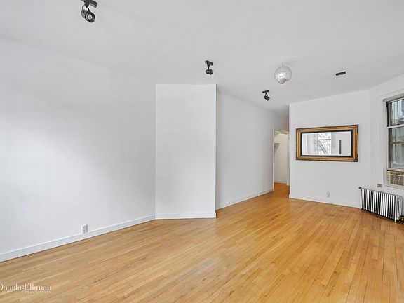5th image of 636 E 14th St APT 6