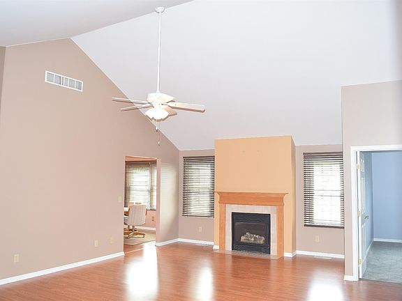 2nd image of 10728 Heather Dr