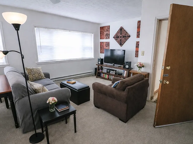 Grant Flats — Photo 2