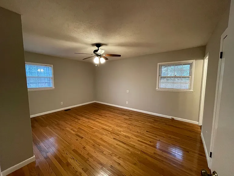 2902 Highbrook Ct — Photo 13