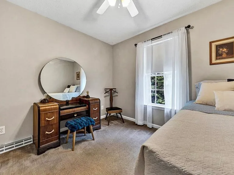 232 Towne Crier Rd — Photo 25