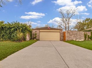 16034 Ridgegreen Dr, Houston, TX 77082