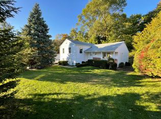 21 Yale Ct, Stamford, CT 06905