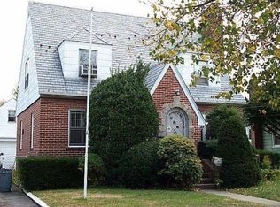 18 Lincoln Rd, Hempstead, NY 11550