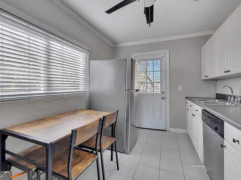 1040 Herndon St NW #A — Photo 9