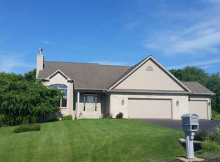 9371 N Buckingham Dr, Byron, IL 61010
