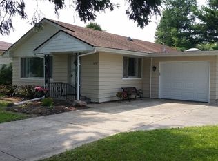 3207 Terrace Dr, McHenry, IL 60050