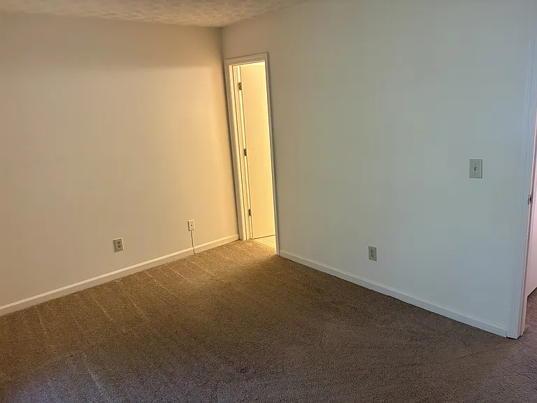 1101 Creekside Pl — Photo 3