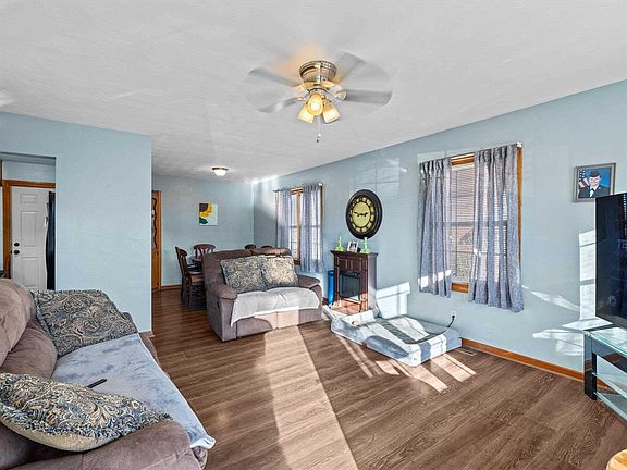 4th image of 527 Suffolk Dr