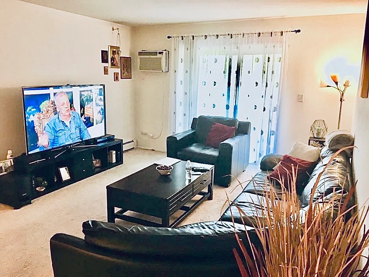 1 bed, 780 sqft, $1,350 — Photo 4